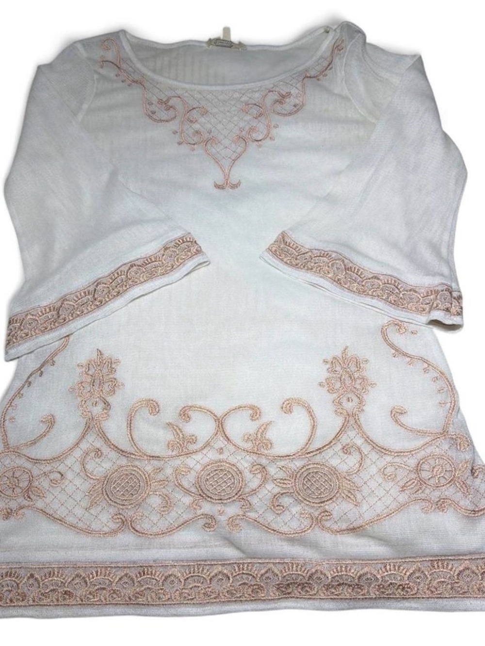 gimmicks by BKE White Tunic Top with Beige Embroidery
